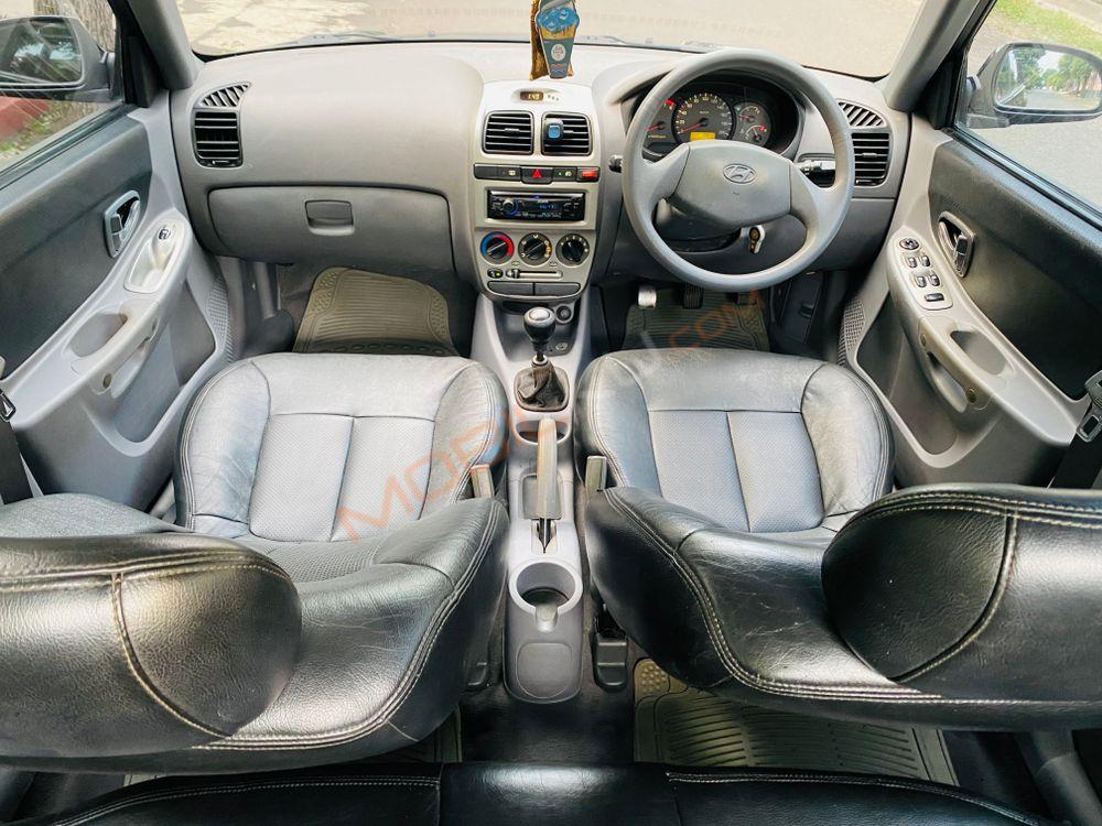 Mobil Hyundai Avega 2010