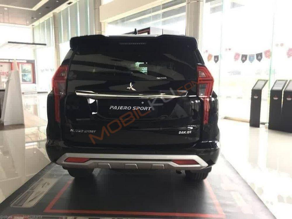 Mobil Mitsubishi Pajero Sport 2022