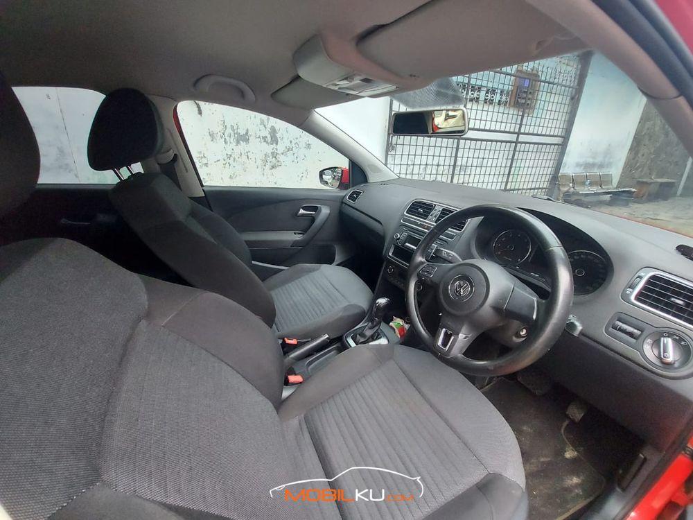 Mobil Volkswagen Polo 2013