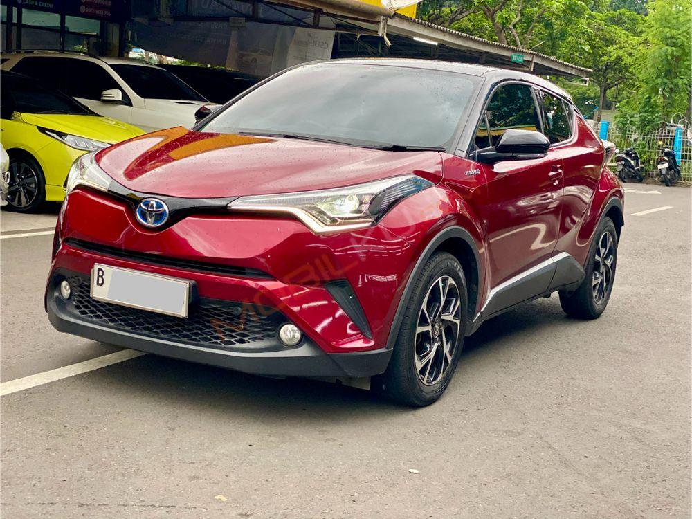 Mobil Toyota C-HR 2021