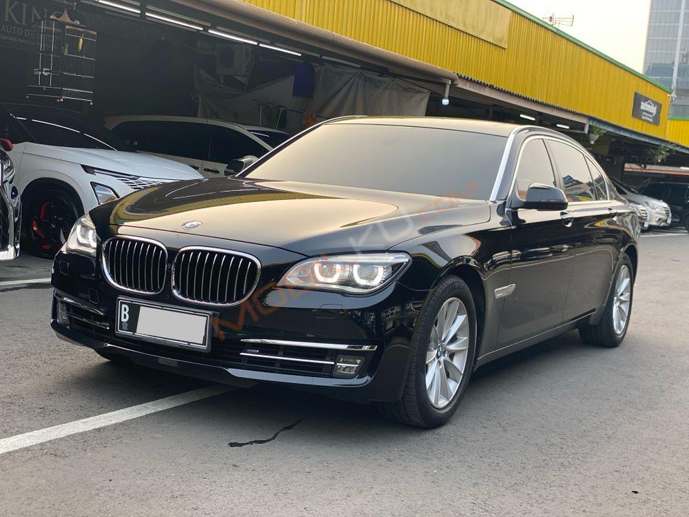 Mobil BMW 7 Series 2014