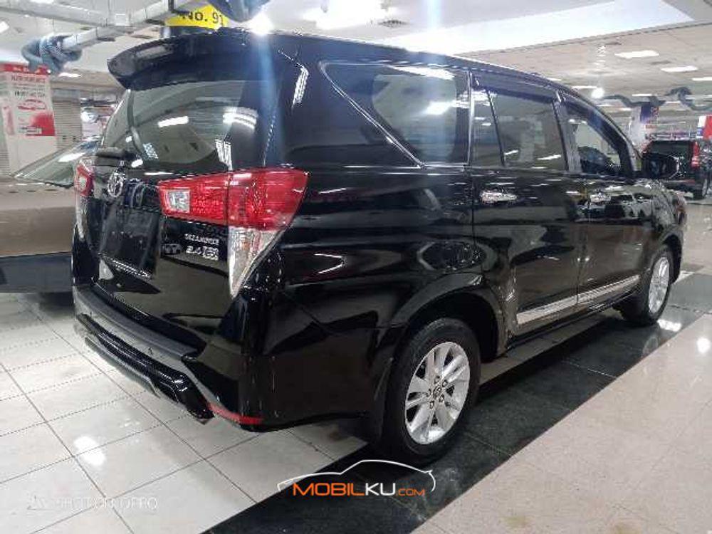Mobil Toyota Kijang Innova 2017
