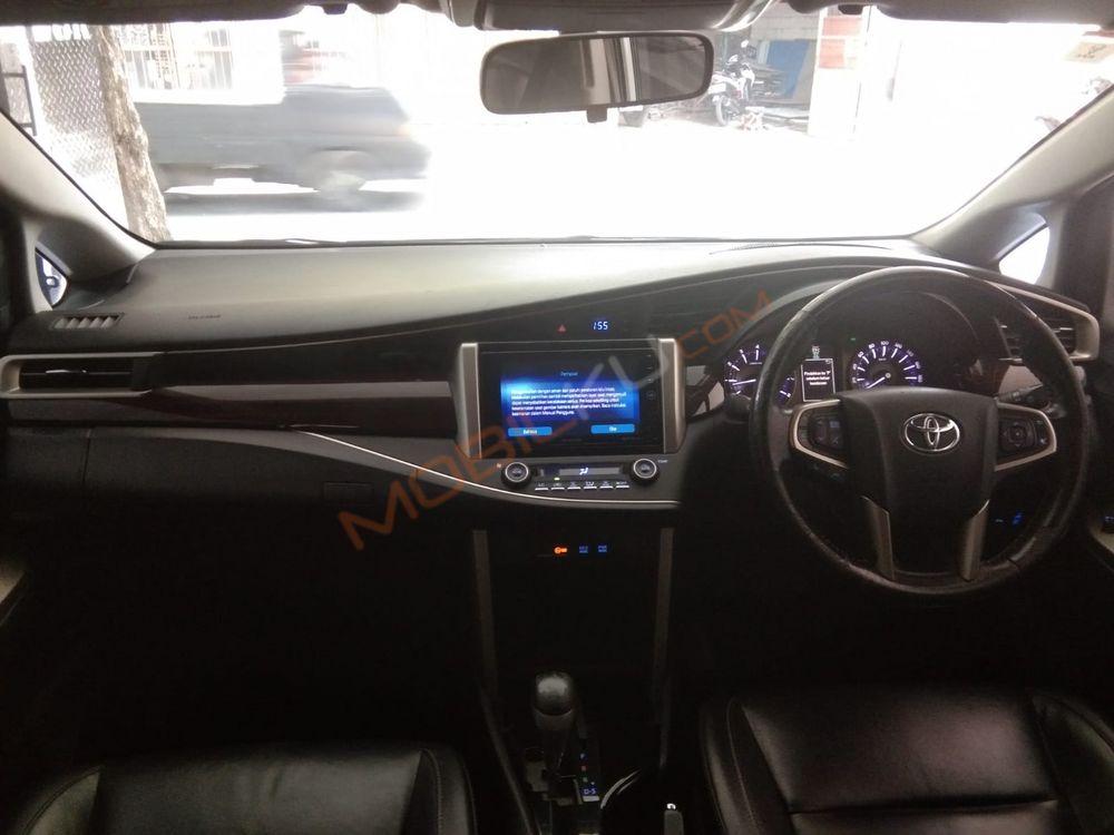 Mobil Toyota Kijang Innova 2017