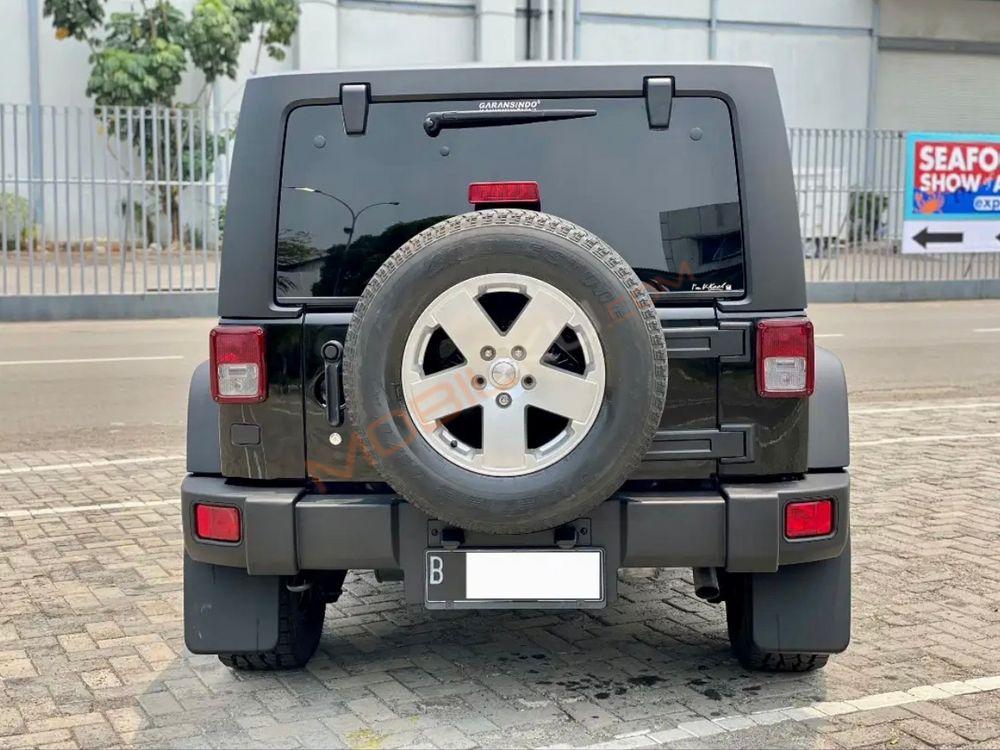 Mobil Jeep Wrangler 2011