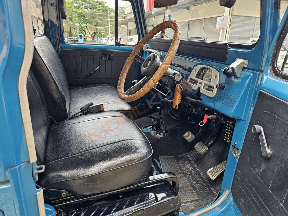 Mobil Toyota Land Cruiser 1995