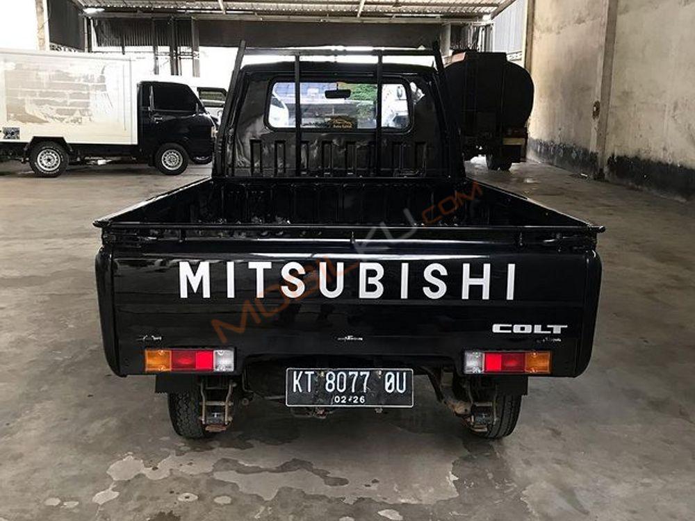 Mobil Mitsubishi L300 2019