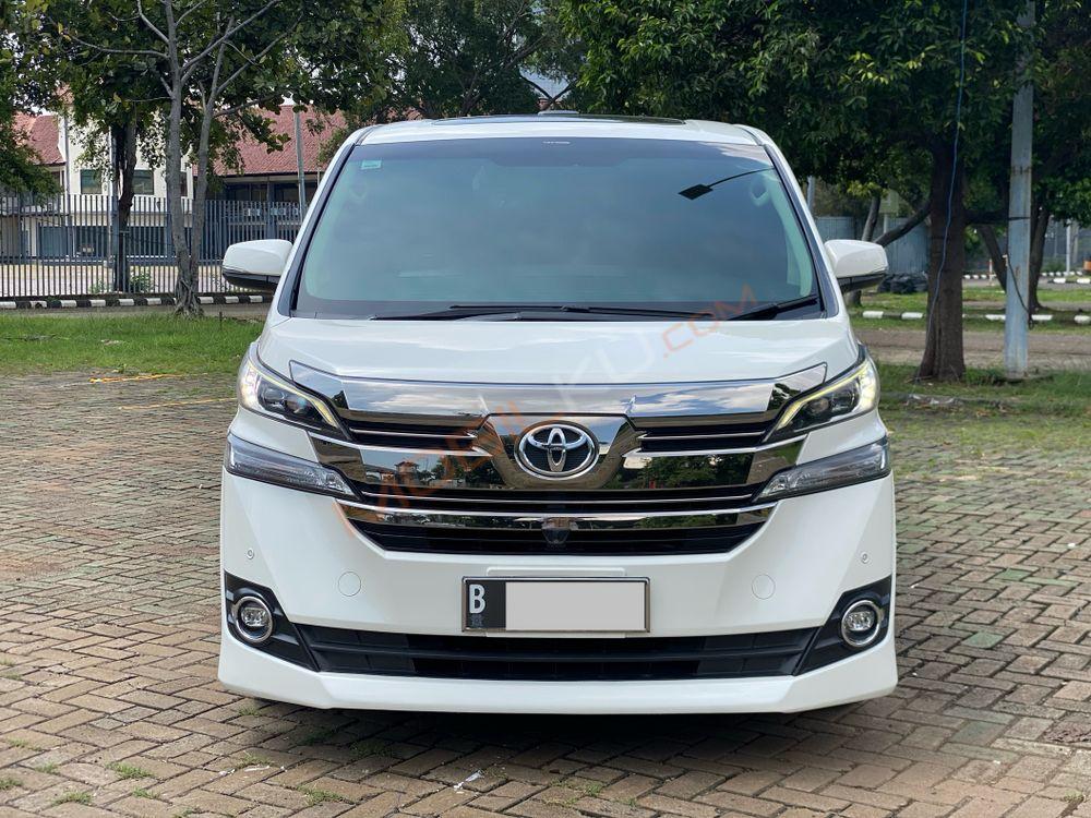 Mobil Toyota Vellfire 2017