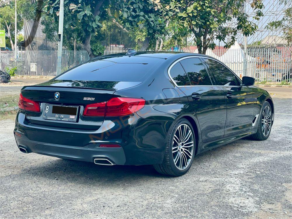 Mobil BMW 5 Series 2020