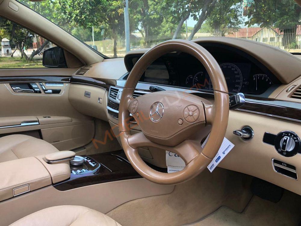 Mobil Mercedes-Benz S-Class 2011
