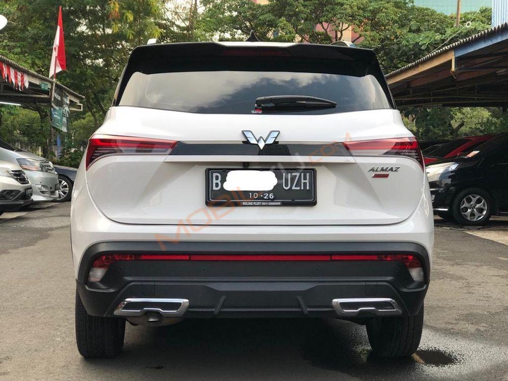 Mobil Wuling Almaz 2021