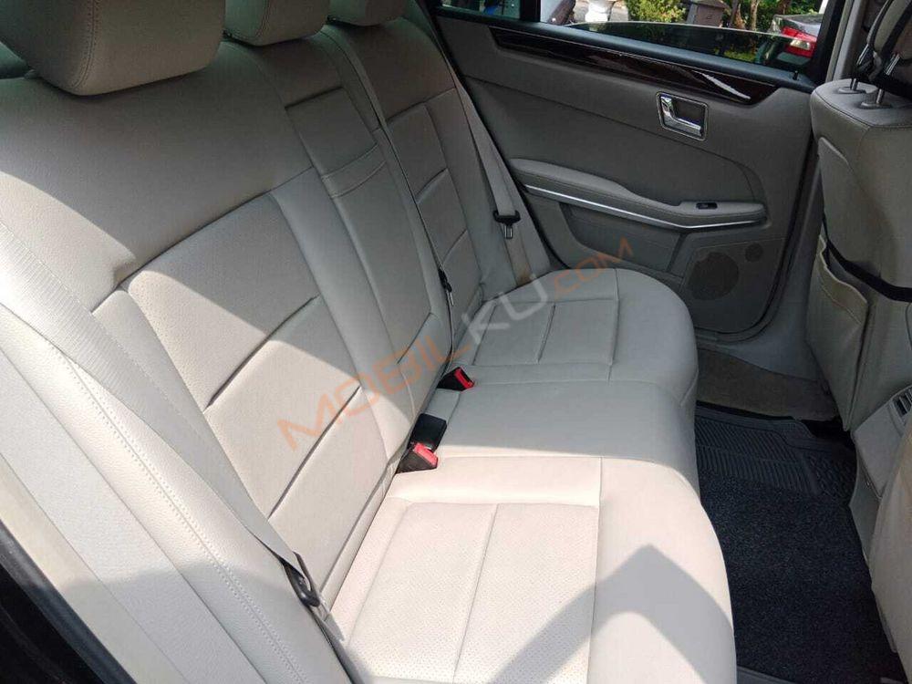 Mobil Mercedes-Benz E-Class 2011