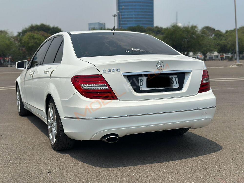 Mobil Mercedes-Benz C-Class 2014
