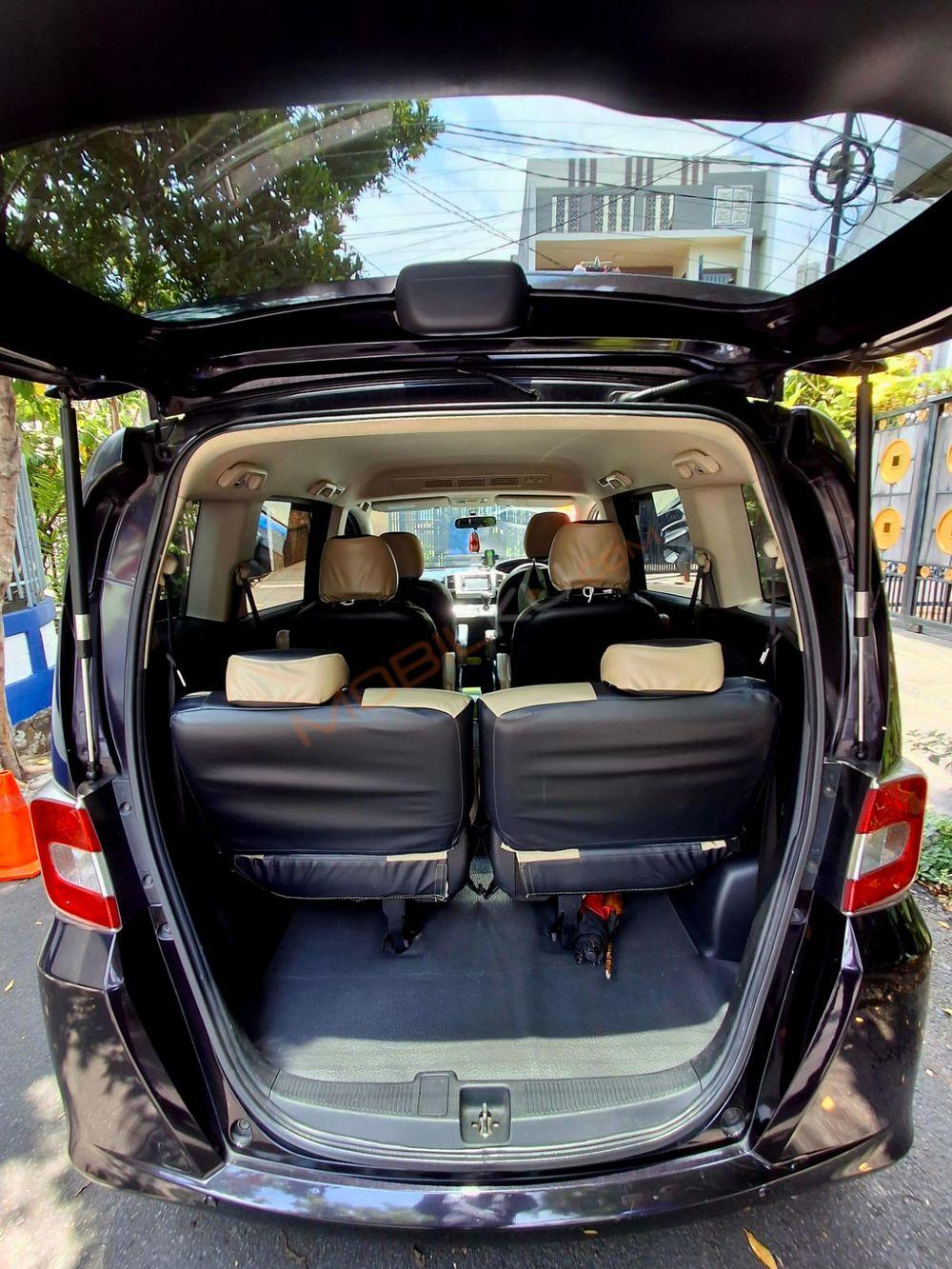 Mobil Honda Freed 2015