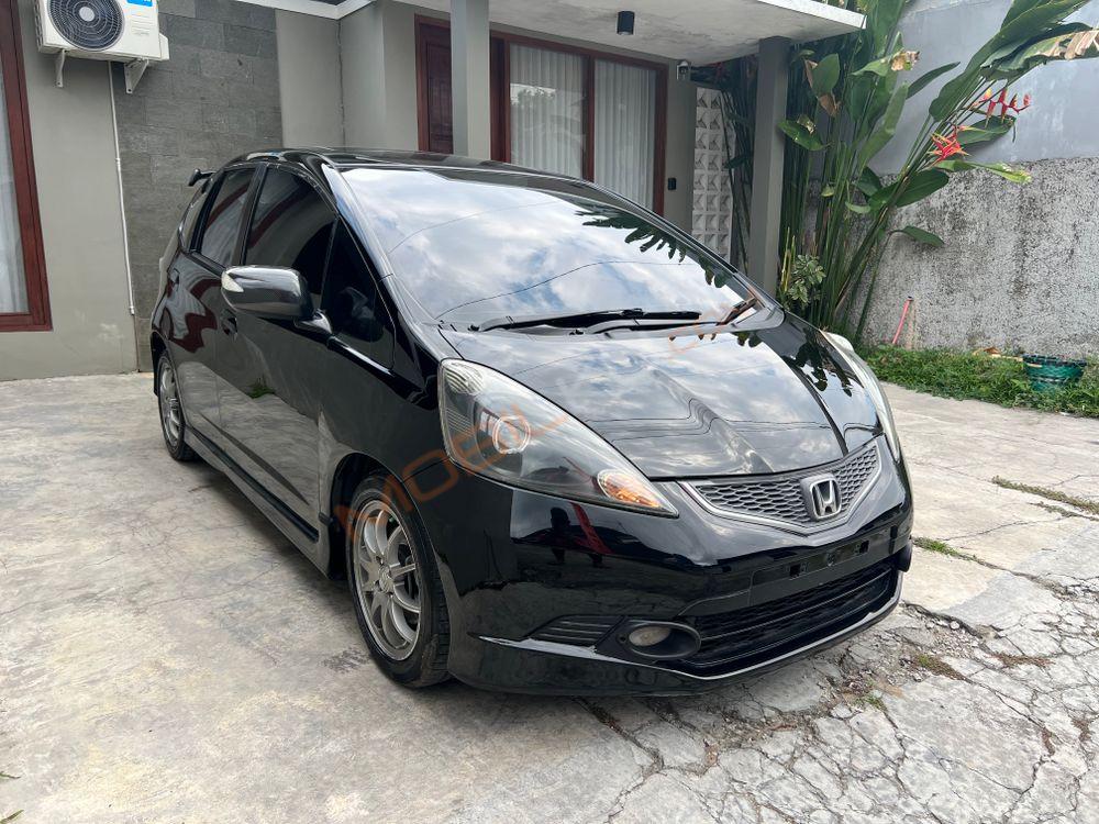 Mobil Honda Jazz 2010