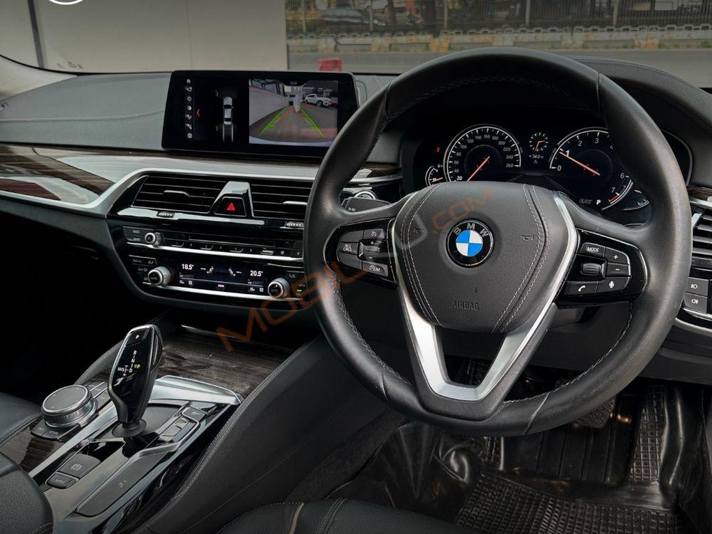 Mobil BMW 5 Series 2018