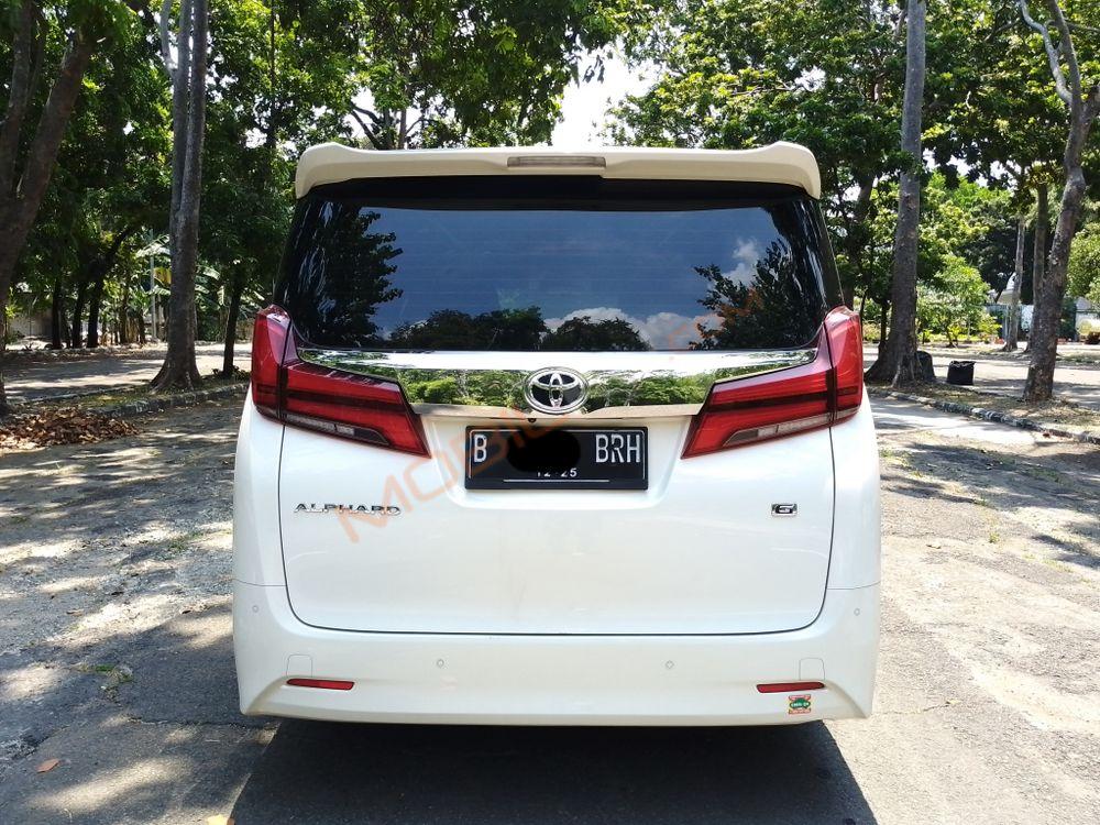 Mobil Toyota Alphard 2020