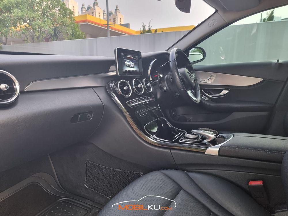Mobil Mercedes-Benz C-Class 2015