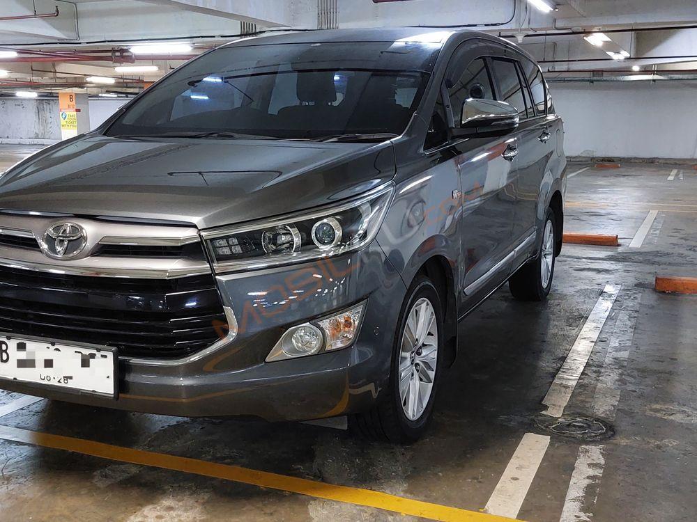 Mobil Toyota Kijang Innova 2018