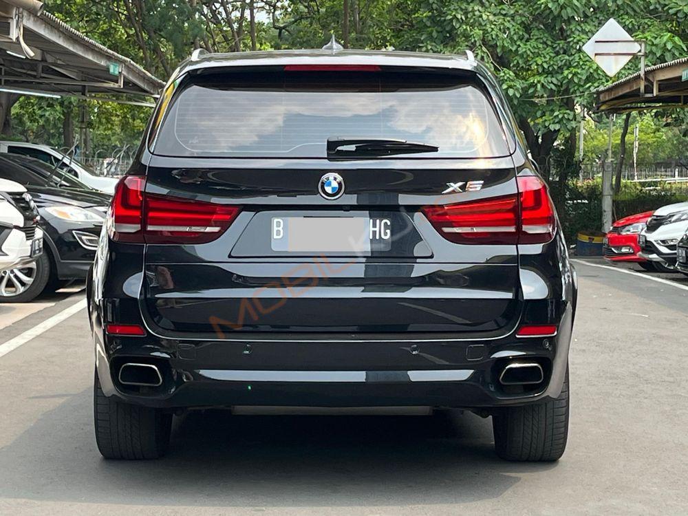 Mobil BMW X5 2015