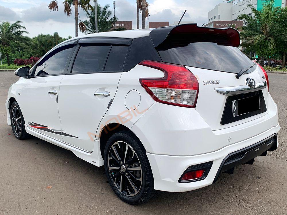 Mobil Toyota Yaris 2016