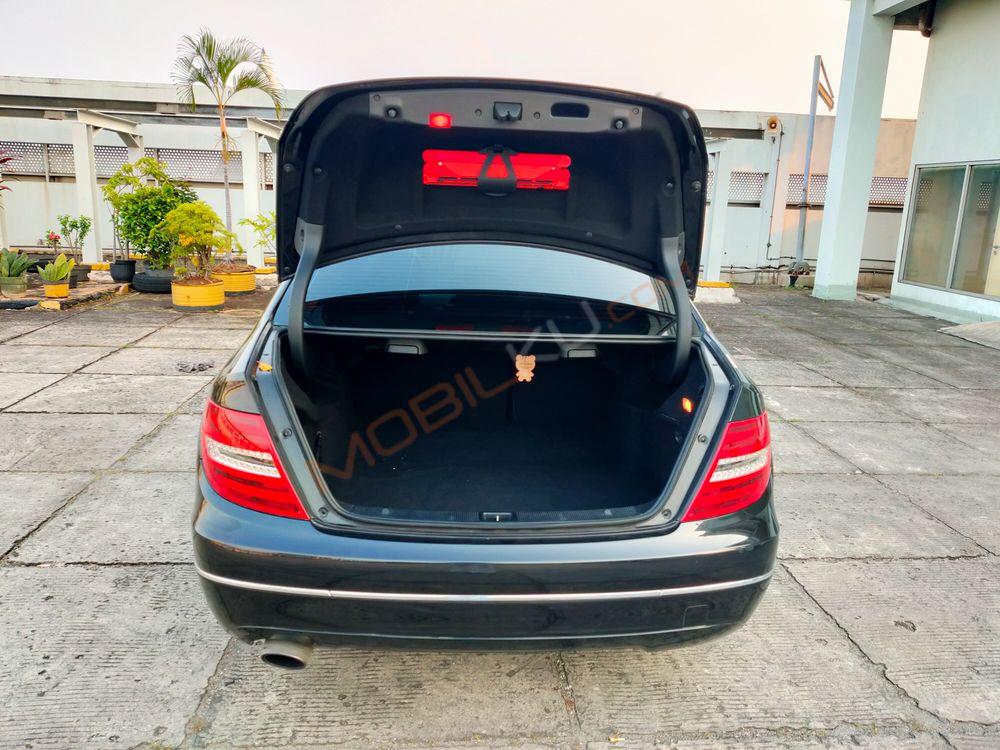 Mobil Mercedes-Benz C-Class 2014