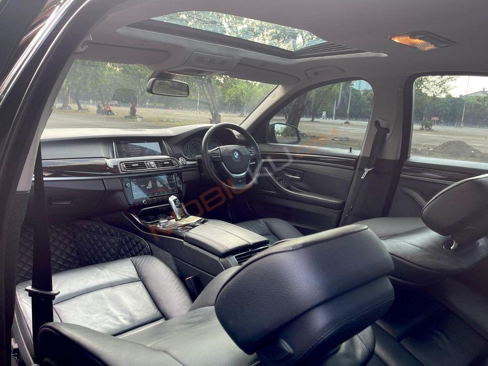 Mobil BMW 5 Series 2013