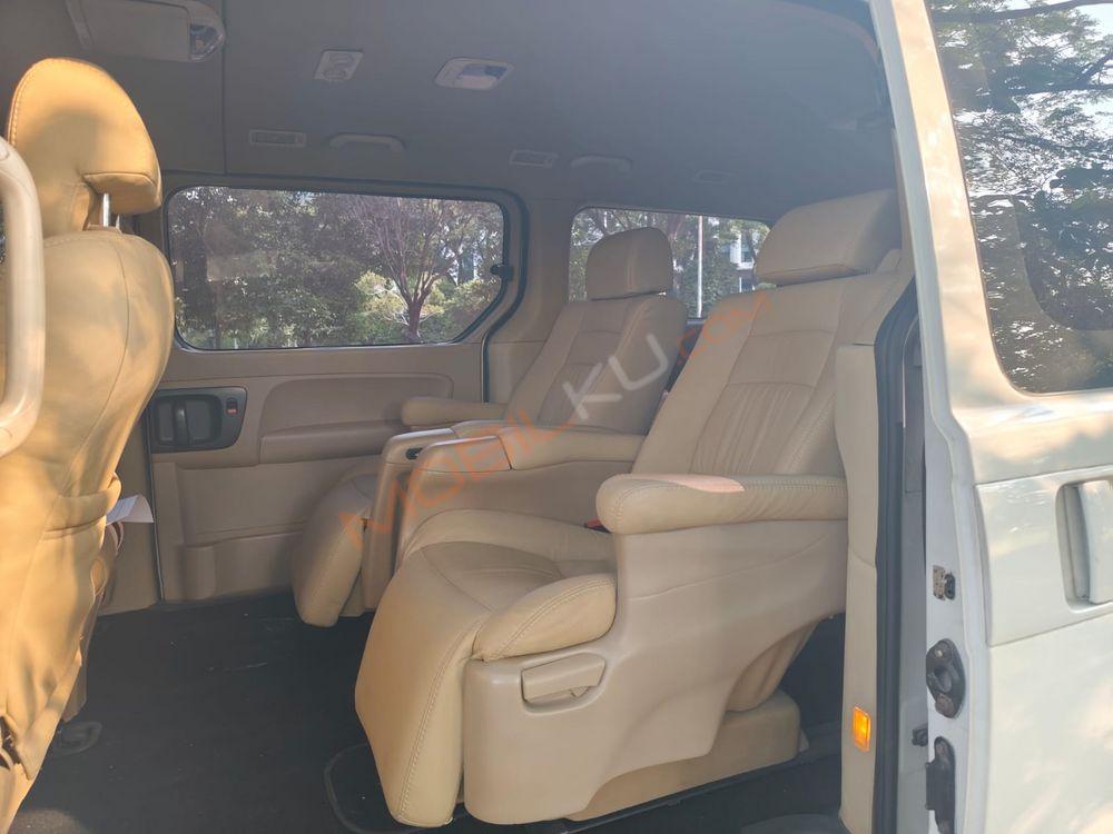 Mobil Hyundai H-1 2016