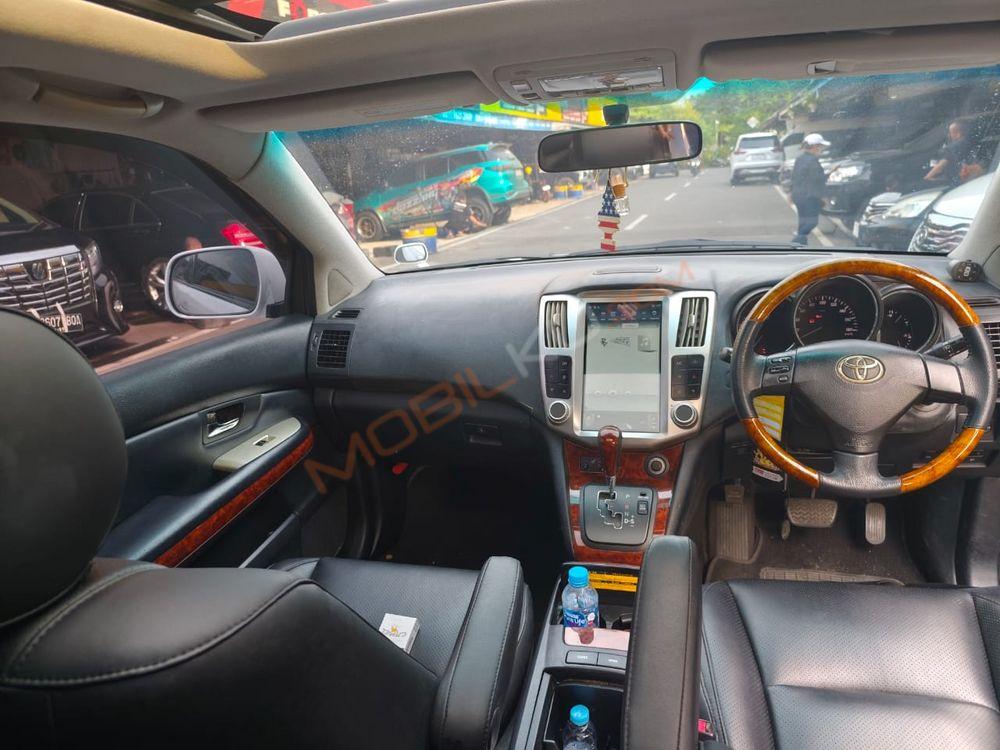 Mobil Toyota Harrier 2011