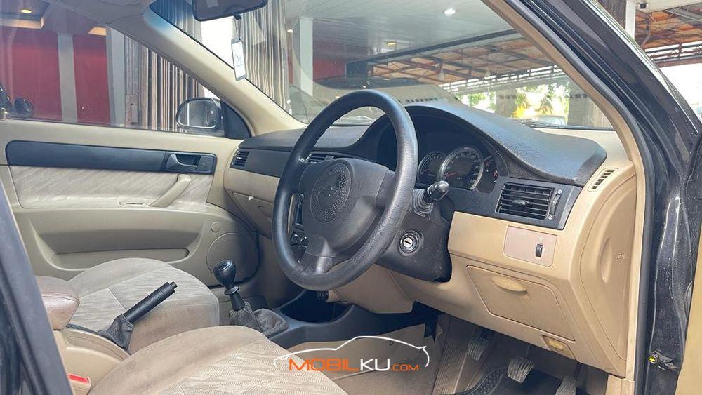 Mobil Chevrolet Optra 2003