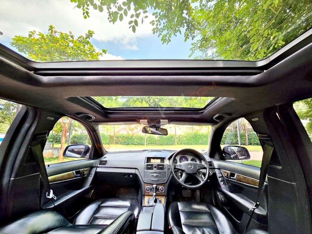 Mobil Mercedes-Benz C-Class 2009