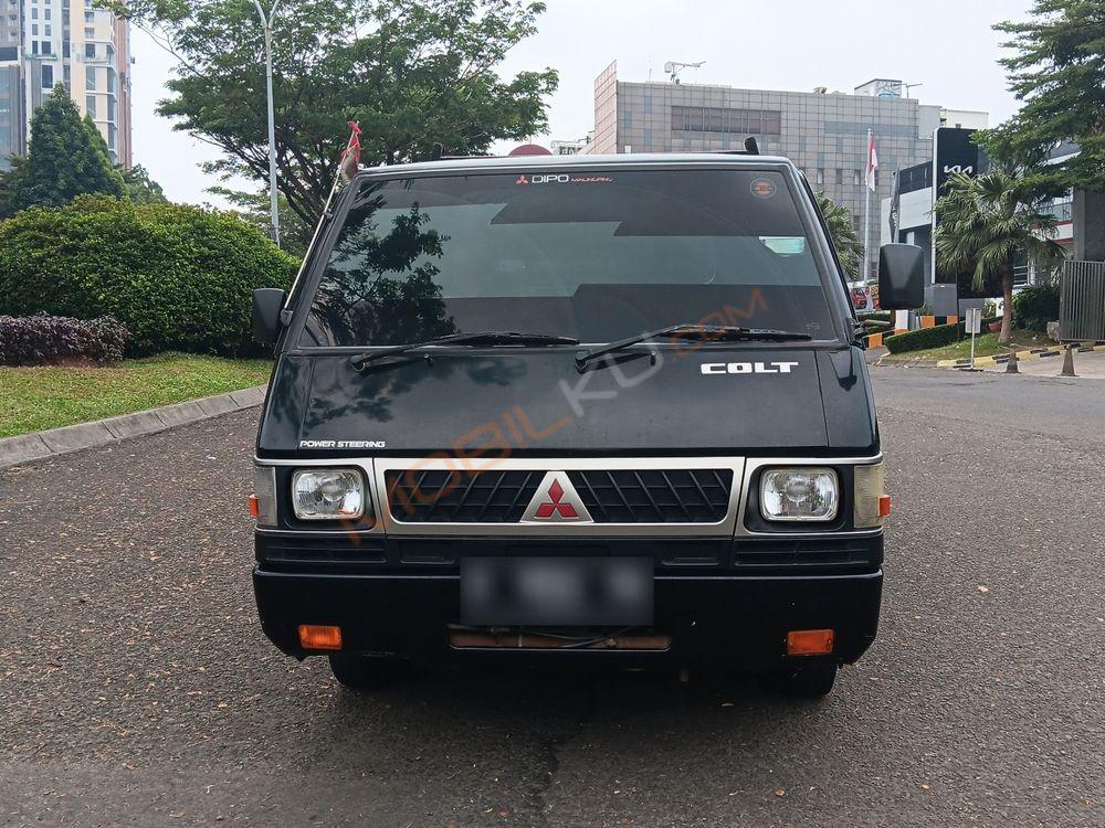 Mobil Mitsubishi L300 2022