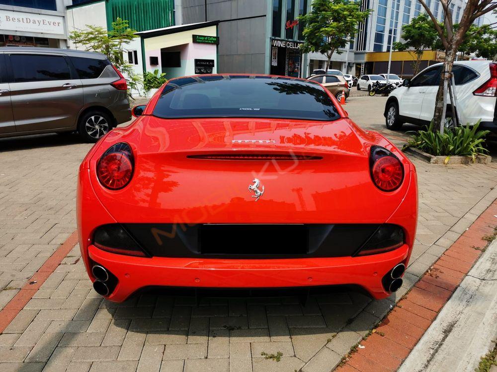 Mobil Ferrari California 2008