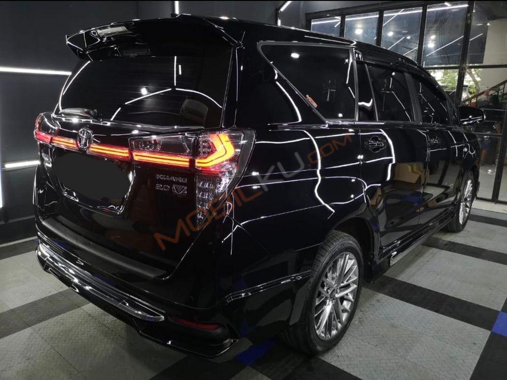 Mobil Toyota Kijang Innova 2018