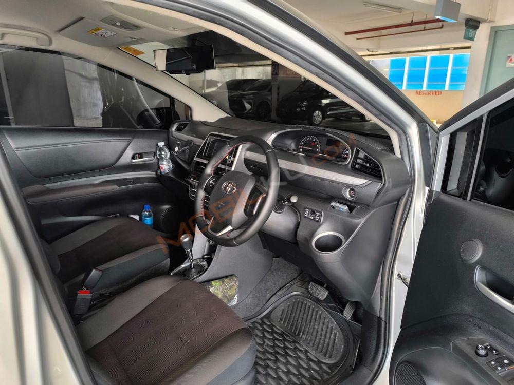 Mobil Toyota Sienta 2020