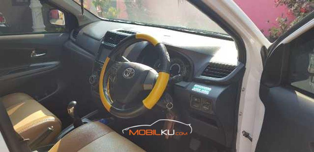 Mobil Toyota Avanza 2018