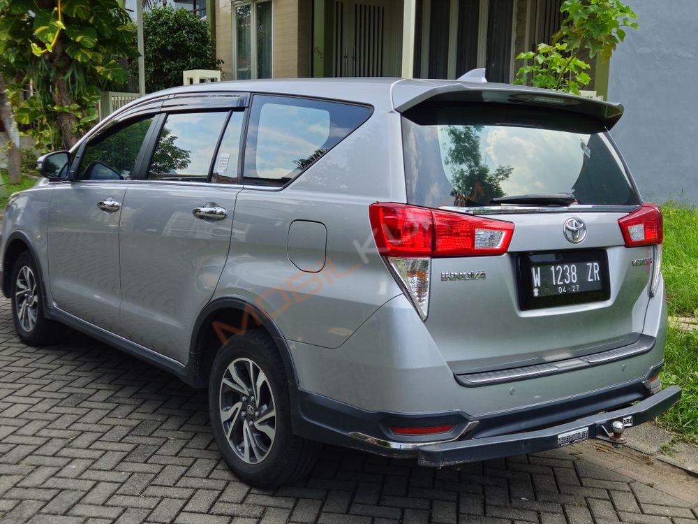 Mobil Toyota Kijang Innova 2022