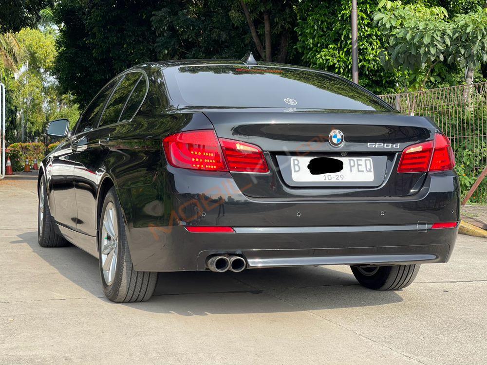 Mobil BMW 5 Series 2013