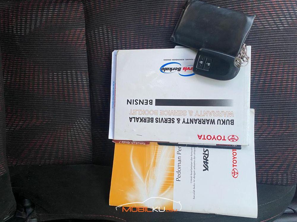 Mobil Toyota Yaris 2015
