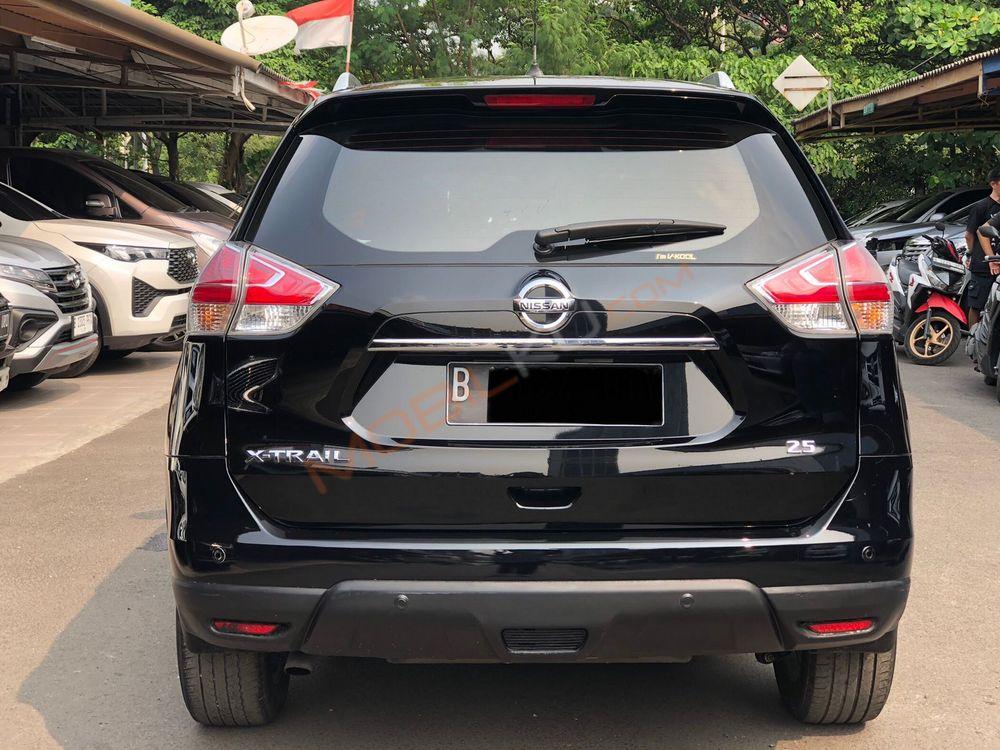 Mobil Nissan X-Trail 2015