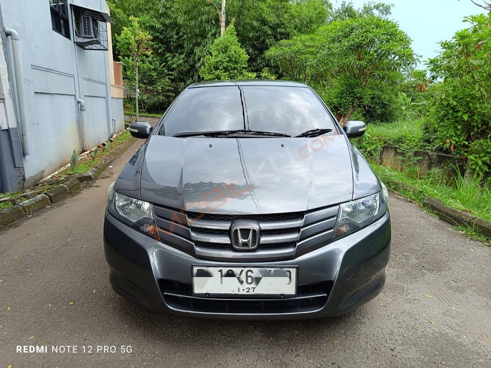 Mobil Honda City Sedan 2010