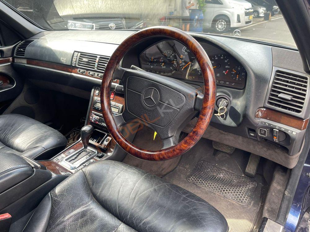 Mobil Mercedes-Benz S-Class 1996