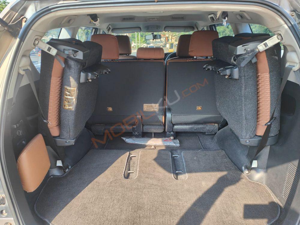 Mobil Toyota Kijang Innova 2016