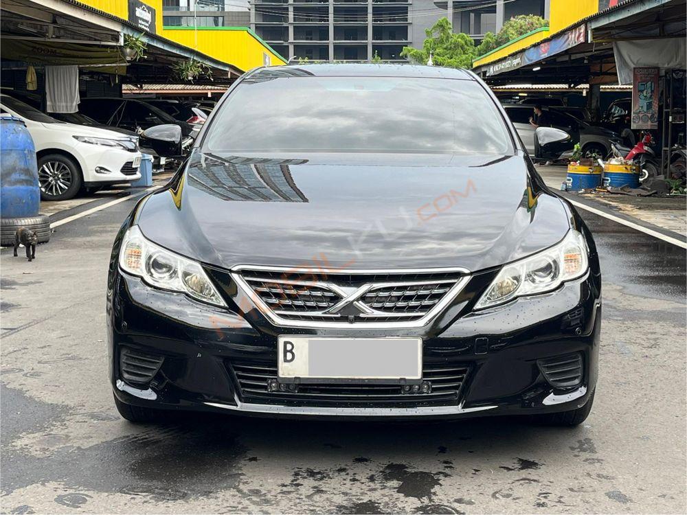 Mobil Toyota Mark X 2012