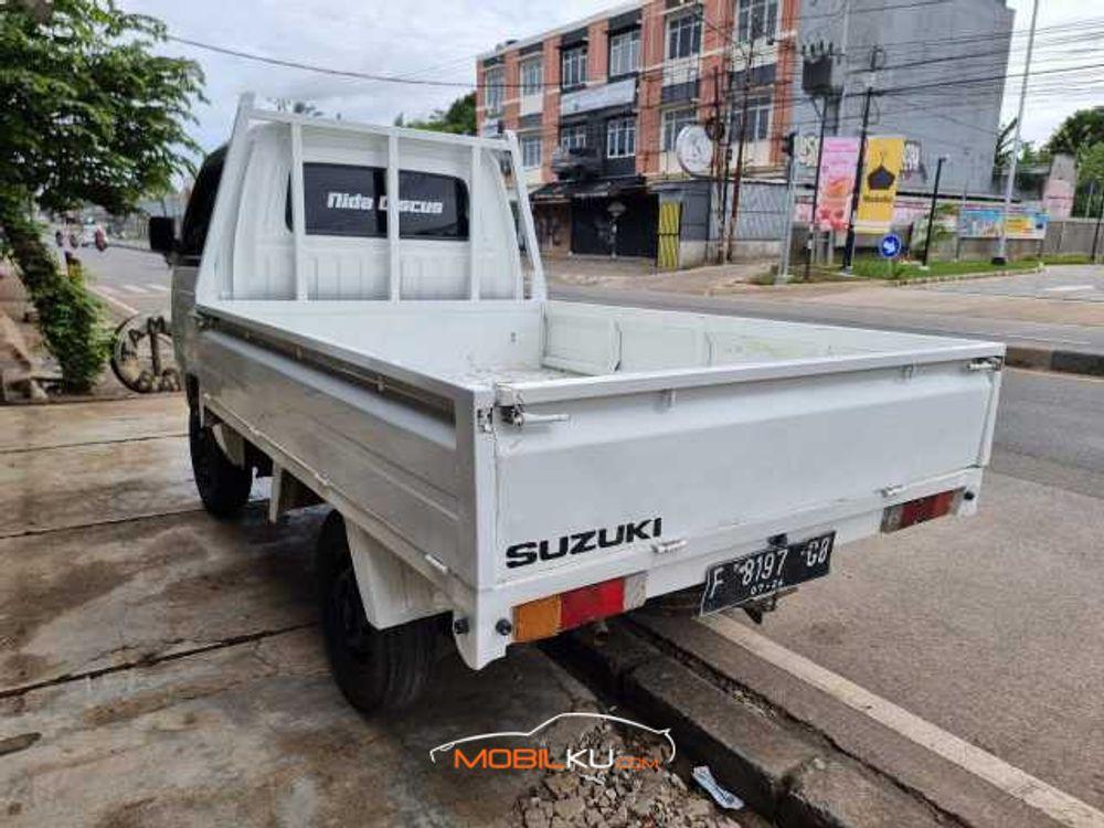 Mobil Suzuki Mega Carry 2014