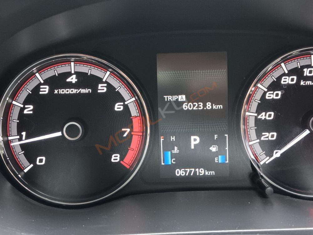 Mobil Nissan Livina 2019