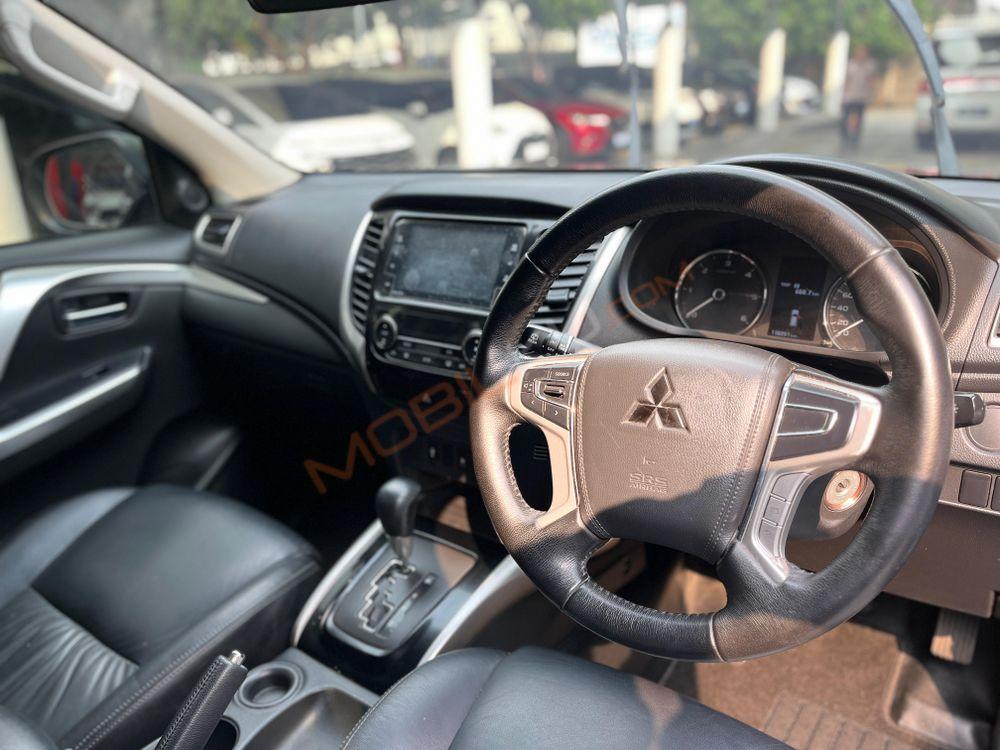 Mobil Mitsubishi Pajero Sport 2022