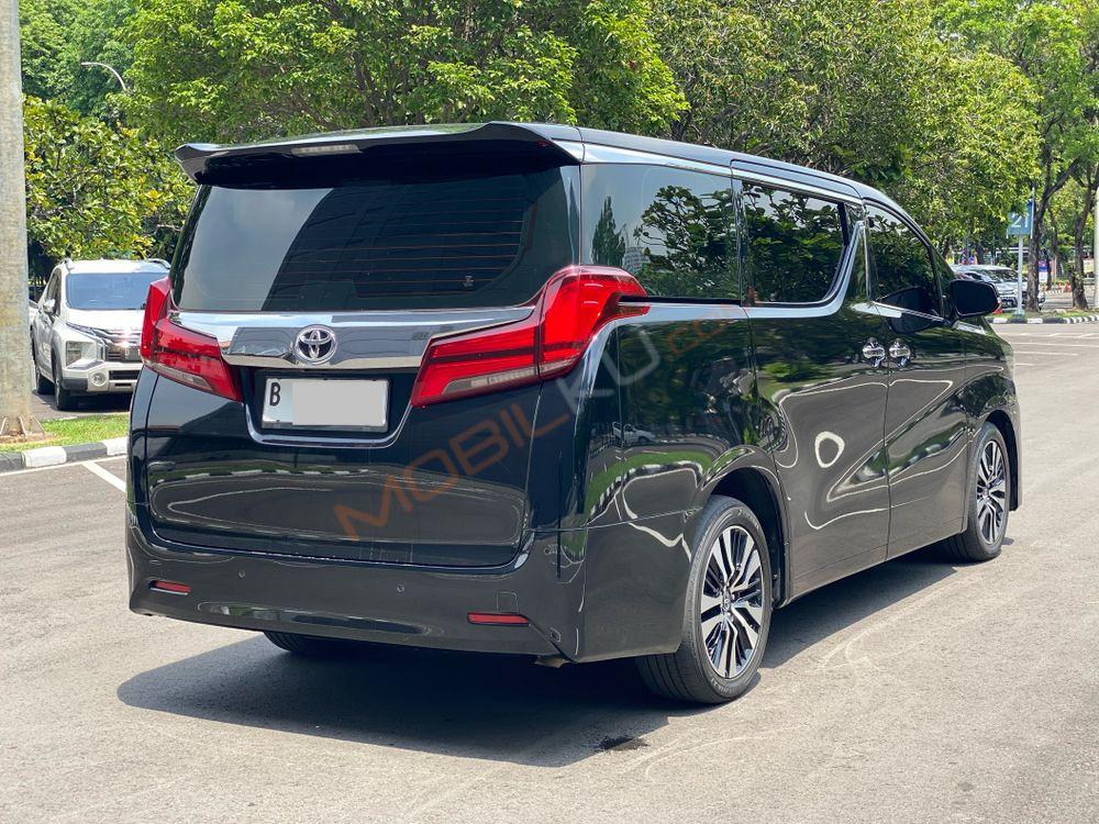 Mobil Toyota Alphard 2020