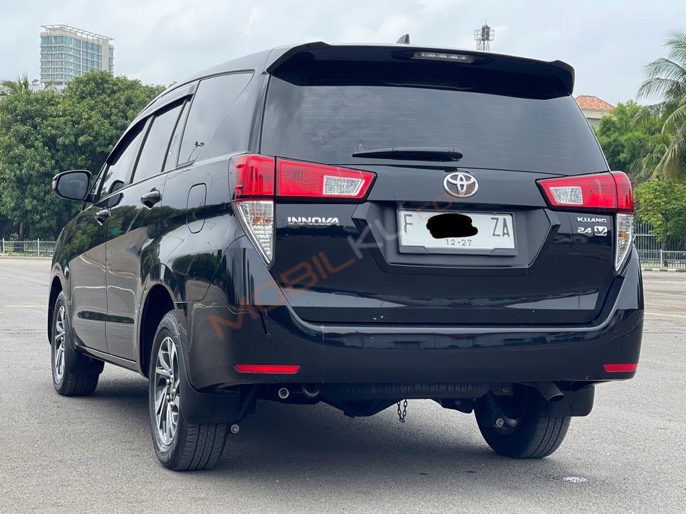 Mobil Toyota Kijang Innova 2022
