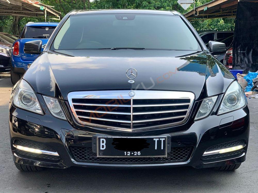 Mobil Mercedes-Benz E-Class 2011