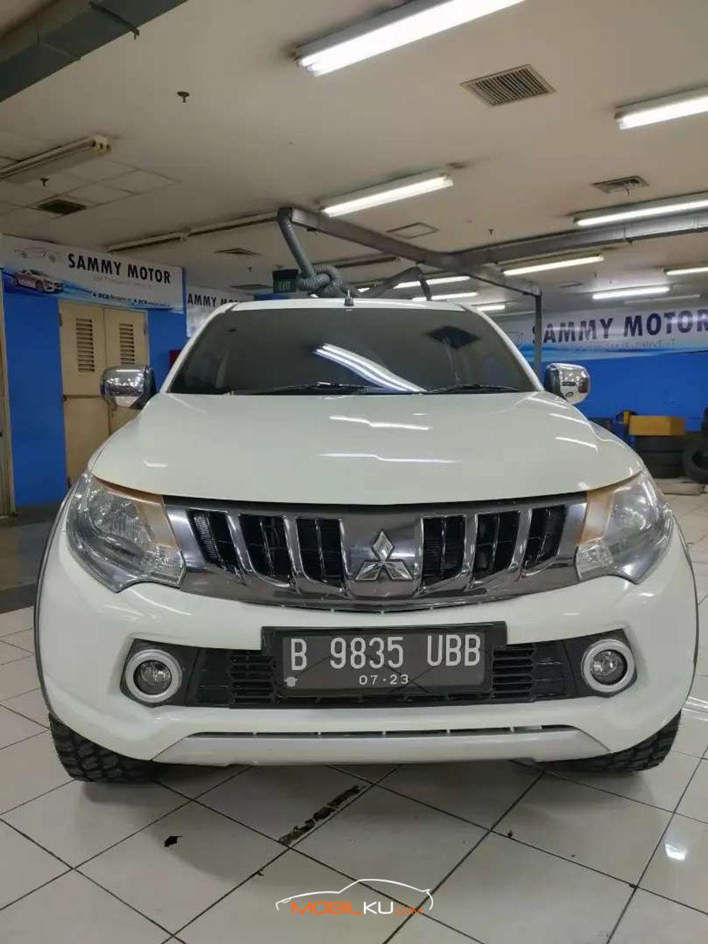 Mobil Mitsubishi Triton 2018